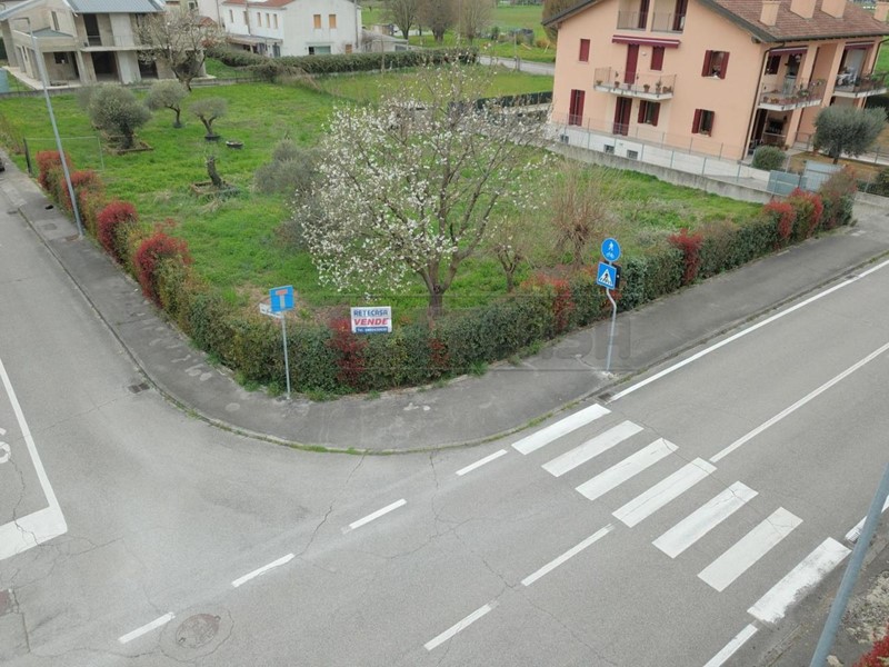 Terreno edificabile in Vendita a San Pietro in Gu, 150'000€, 835 m²