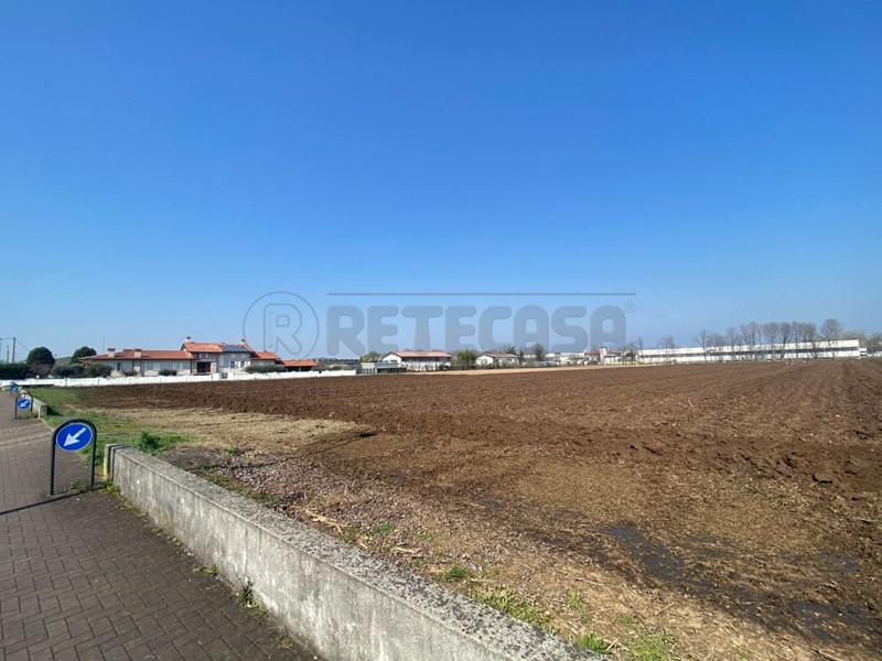 Terreno edificabile in Vendita a Tezze sul Brenta, 130'000&euro;, 2452 m²