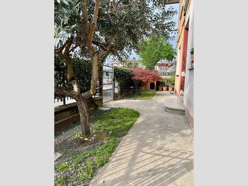 Casa Semi Indipendente in Vendita a Montecchio Maggiore, 150 m², con Box