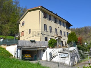 Casa Indipendente in Vendita a Valdagno, 165'000€, 334 m², con Box