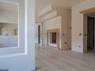 Immobile commerciale in Vendita a Dueville, 145'000€, 135 m²