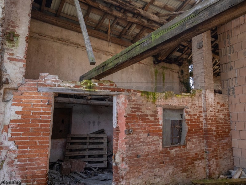 Casa Semi Indipendente in Vendita a Montecchio Precalcino, 39'000&euro;, 150 m²