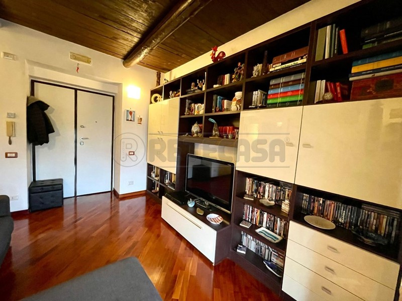 Bilocale in Vendita a Salerno, zona Ogliara, 135'000€, 65 m²