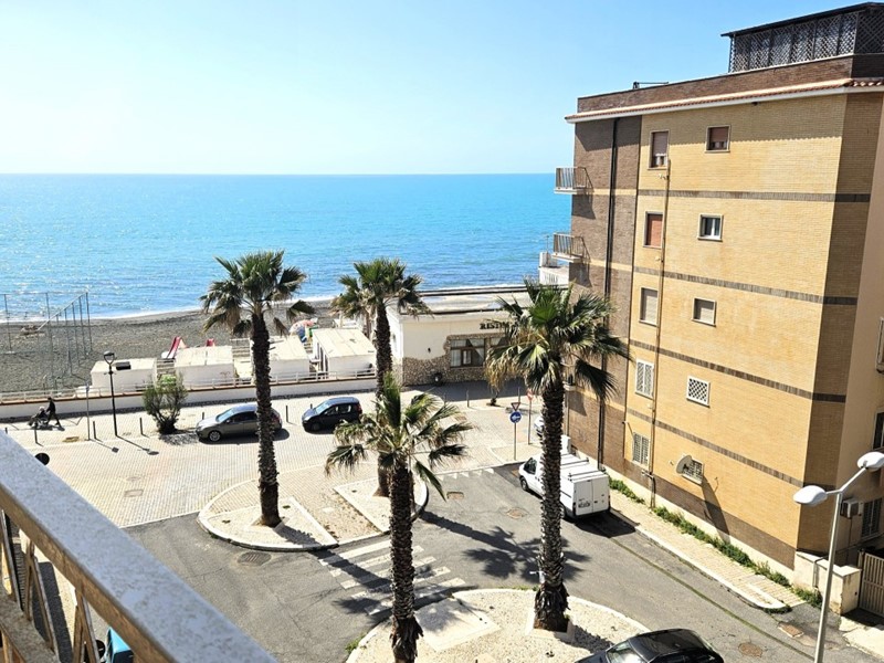 Bilocale in Vendita a Ladispoli, 145'000€, 67 m²