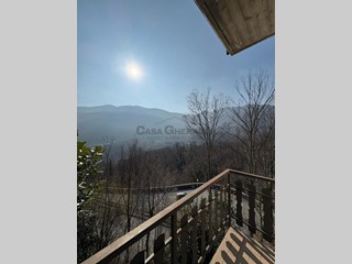 Trilocale in Vendita a Rota d'Imagna, 35'000€, 75 m², con Box