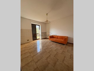 Trilocale in Vendita a Rota d'Imagna, 35'000€, 75 m², con Box