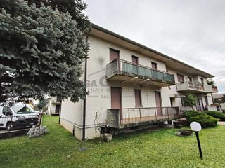 Trilocale in Vendita a Seriate, 158'000€, 100 m², arredato, con Box