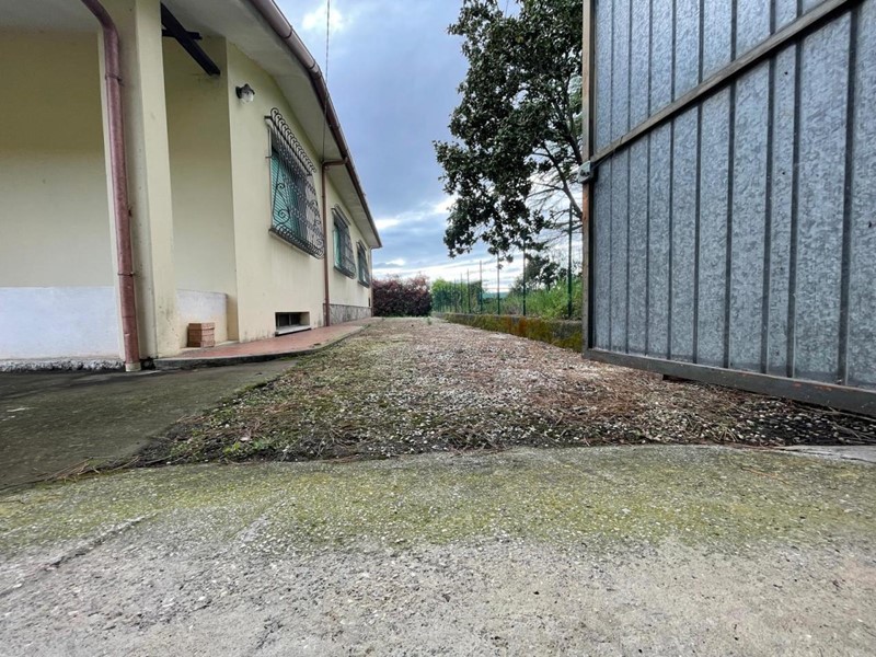 Casa Indipendente in Vendita a Pietrasanta, 370'000€, 190 m²