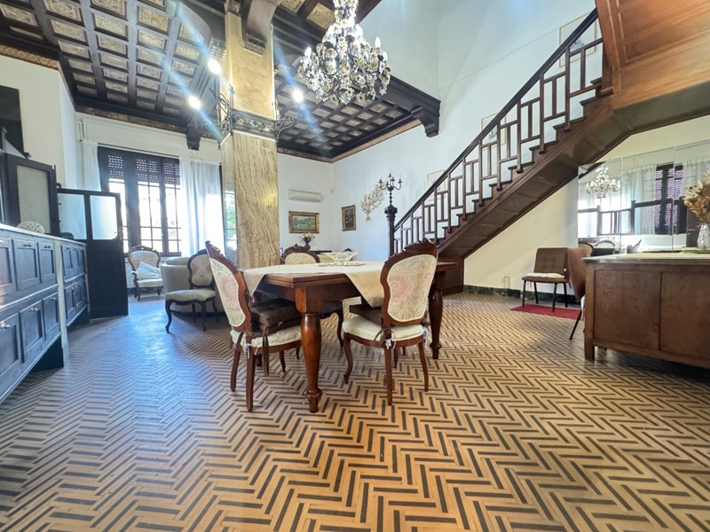 Casa Indipendente in Vendita a Pietrasanta, 1'500'000€, 250 m², arredato