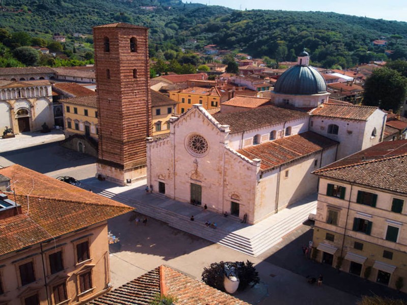 Attività commerciale in Vendita a Pietrasanta, 100 m², arredato
