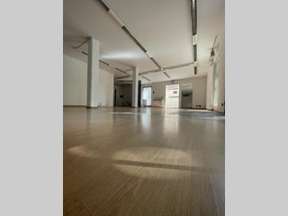 Capannone in Affitto a Camaiore, 1'500€, 65 m²