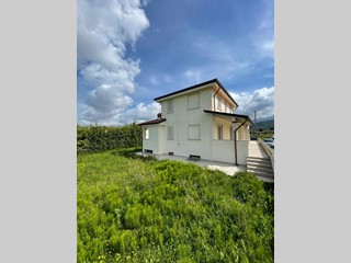 Casa Indipendente in Vendita a Camaiore, 600'000&euro;, 220 m²