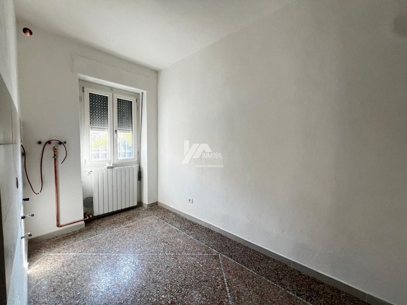 Immobile commerciale in Affitto a Brescia, 750€, 38 m²