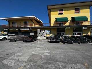 Immobile commerciale in Vendita a Concesio, 115'000€, 75 m²