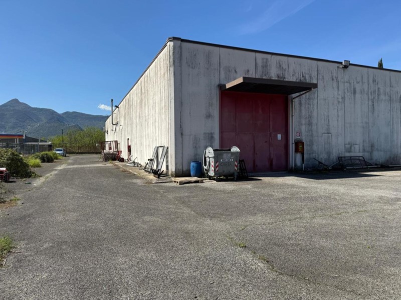 Capannone in Vendita a Patrica, 790'000€, 850 m²