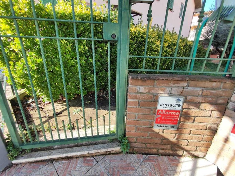 Trilocale in Vendita a Guidonia Montecelio, zona Villanova, 109'000&euro;, 100 m²