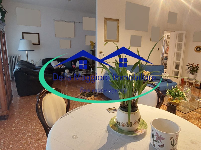 Appartamento in Vendita a Livorno, 338'000€, 179 m²