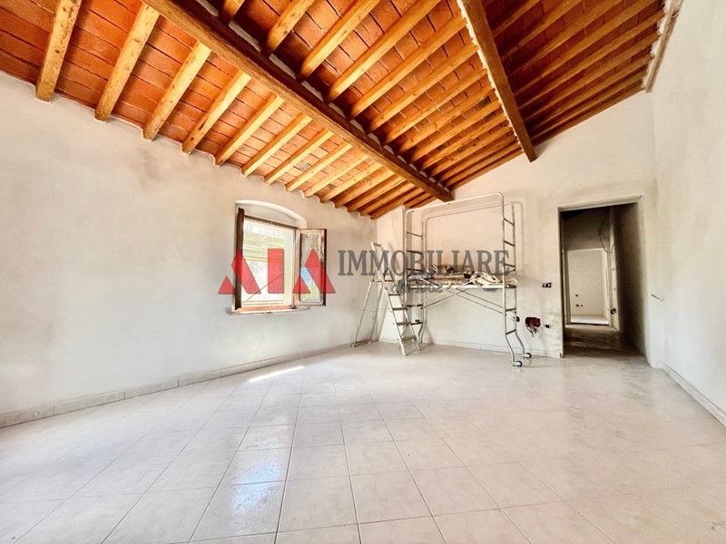 Villa bifamiliare in Vendita a Buti, zona Cascine Di Buti, 179'000€, 135 m²