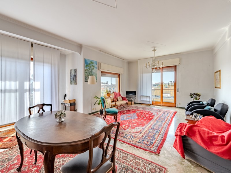 Appartamento in Vendita a Genova, zona Albaro, 720'000€, 160 m², con Box