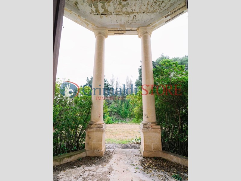 Casa Indipendente in Vendita a Monteroni di Lecce, 398'000€, 500 m²