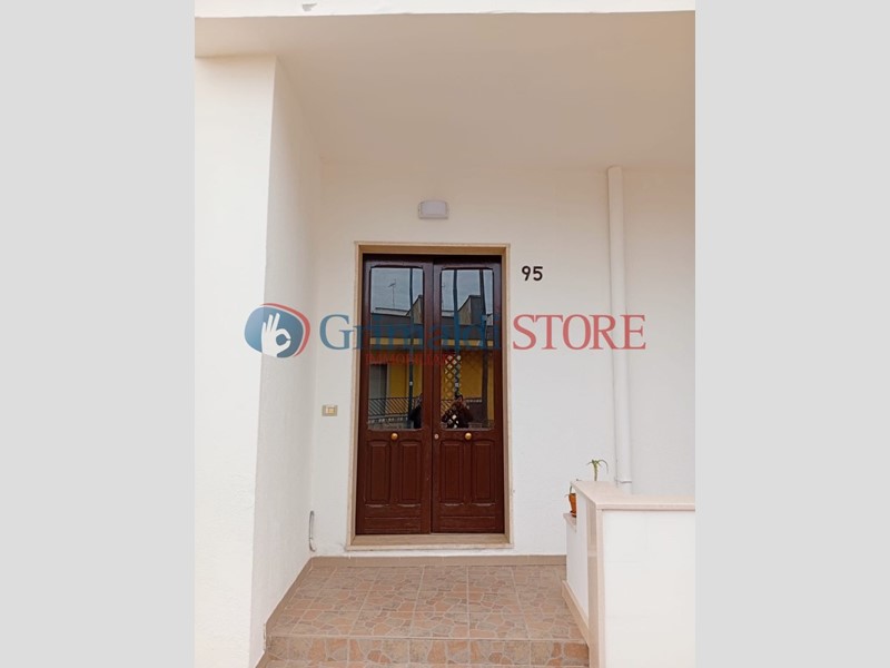 Casa Indipendente in Vendita a Salice Salentino, 105'000€, 168 m², con Box