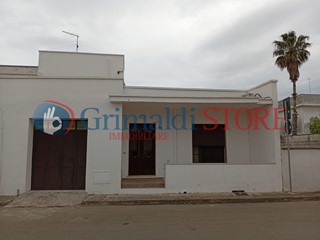 Casa Indipendente in Vendita a Salice Salentino, 105'000€, 168 m², con Box