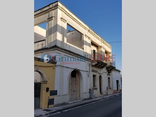 Casa Indipendente in Vendita a Cavallino, 160'000€, 200 m²