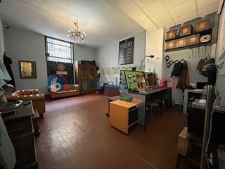 Attività commerciale in Vendita a Milano, 150 m²