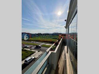 Appartamento in Vendita a Lecce, 500'000€, 91 m², con Box