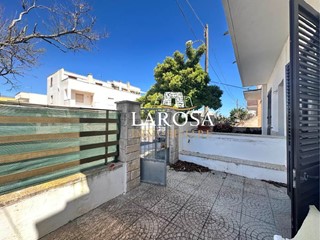 Casa Indipendente in Vendita a Melendugno, zona Torre Dell'orso, 90'000€, 82 m²