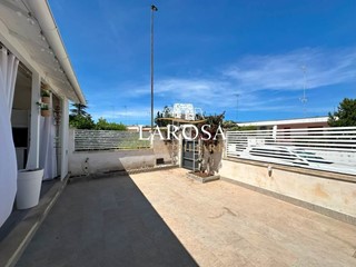 Casa Indipendente in Vendita a Melendugno, zona Torre Saracena, 98'000€, 60 m², arredato