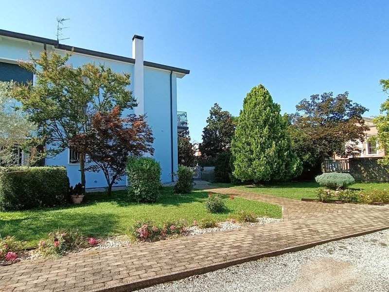 Villa in Vendita a San Martino di Venezze, zona FRAZIONI - ZONA RURALE, 299'000€, 817 m²