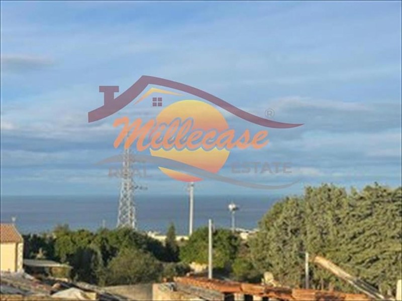 Quadrilocale in Vendita a Siracusa, zona Pizzuta, 68'000&euro;, 121 m²