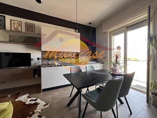 Trilocale in Vendita a Siracusa, zona Adda -Gelone - Borgata, 138'000&euro;, 77 m²