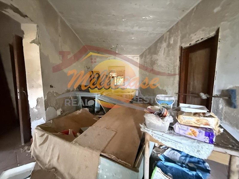 Villa in Vendita a Siracusa, zona Arenella, 105'000&euro;, 150 m²