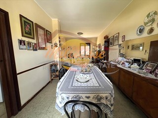 Quadrilocale in Vendita a Siracusa, zona Panagia, 98'000&euro;, 110 m², con Box