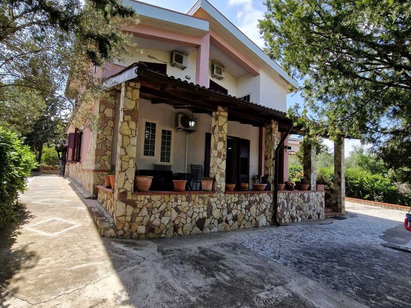 Casa Indipendente in Vendita a Misilmeri, 265'000€, 294 m², con Box