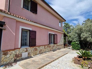Casa Indipendente in Vendita a Misilmeri, 265'000€, 294 m², con Box