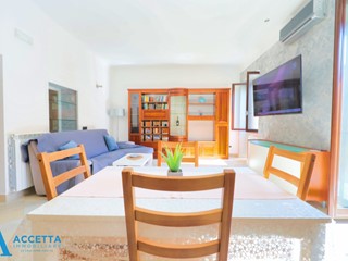 Trilocale in Vendita a Taranto, zona Tre Carrare - Battisti, 85'000€, 115 m²