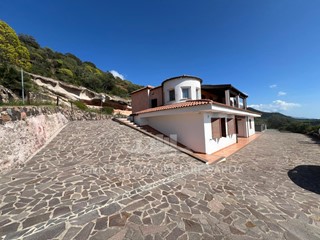 Casa Indipendente in Vendita a Alghero, 990'000€, 277 m²