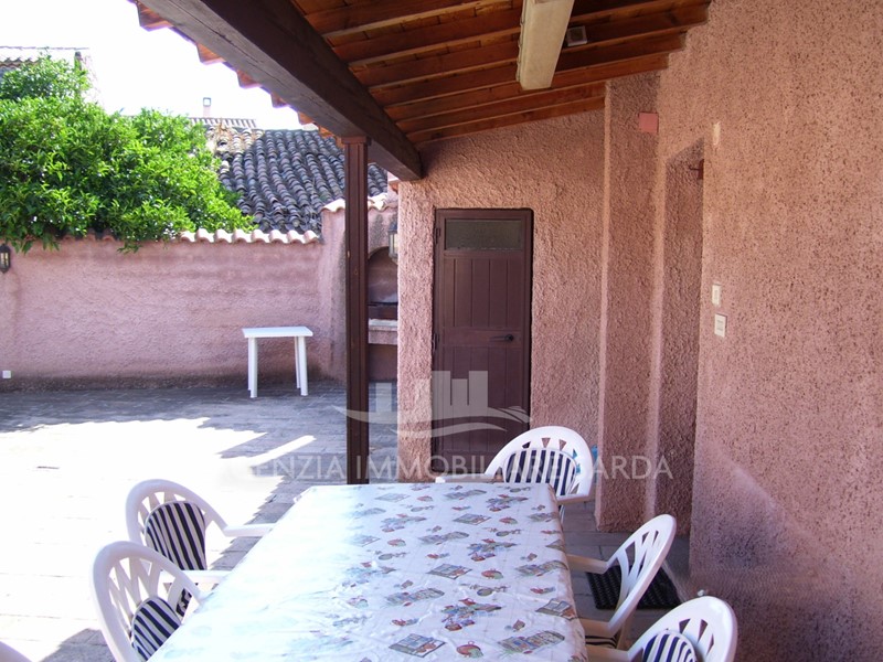 Casa Indipendente in Vendita a Fordongianus, 100'000€, 204 m², arredato, con Box