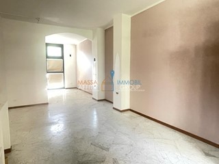 Capannone in Affitto a Massa, zona Marina Di Massa, 600€, 55 m²
