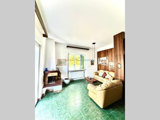 Casa Indipendente in Vendita a Carrara, zona Marina Di Carrara, 500'000€, 140 m²