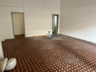 Immobile commerciale in Affitto a Massa, zona Centro cittÃ, 500€, 80 m²