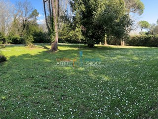 Casa Semi Indipendente in Vendita a Massa, zona Marina Di Massa, 680'000&euro;, 140 m², con Box