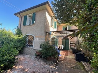 Casa Semi Indipendente in Vendita a Massa, 560'000&euro;, 180 m²