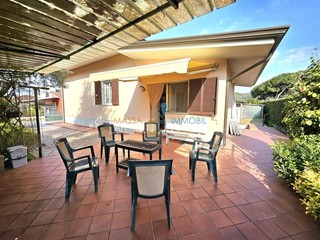 Casa Semi Indipendente in Vendita a Massa, 335'000&euro;, 130 m²