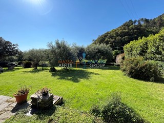 Casa Semi Indipendente in Vendita a Montignoso, zona Capanne, 490'000€, 180 m²