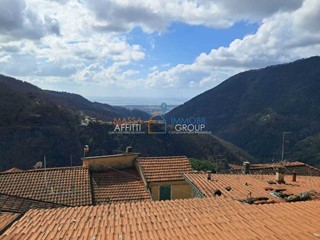 Casa Semi Indipendente in Vendita a Massa, zona Antona, 75'000&euro;, 120 m²