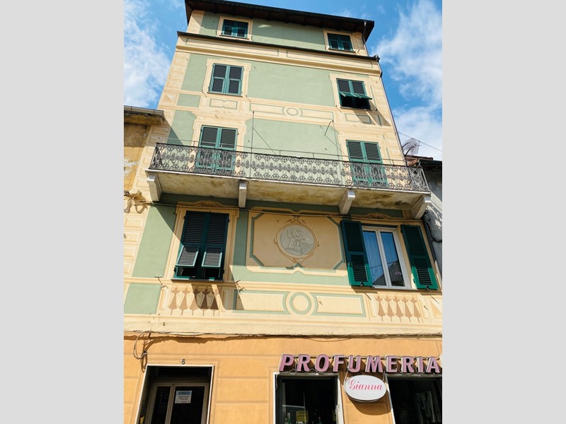 Appartamento in Vendita a Campomorone, 38'000€, 93 m²